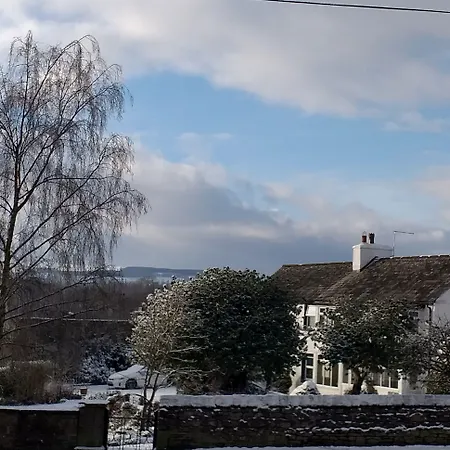 Konukevi The White House 4*