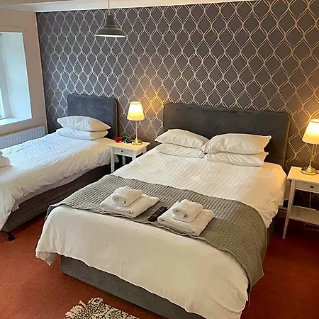Πανσιόν The White House 4*