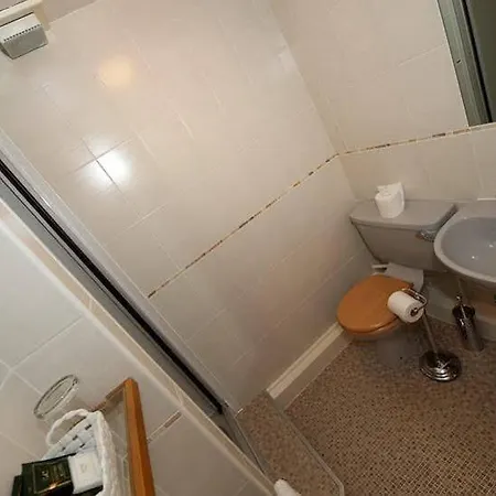 Πανσιόν The White House 4*