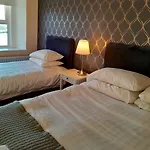 The White House Πανσιόν 4*