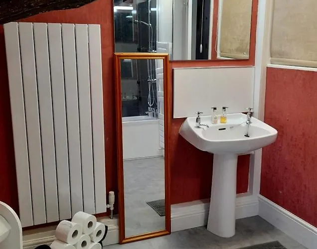 Guest house The White House