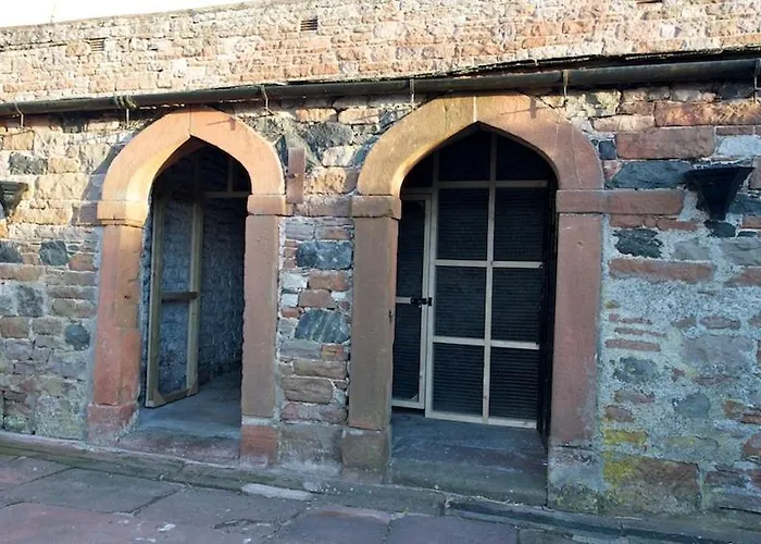 Guest house The White House