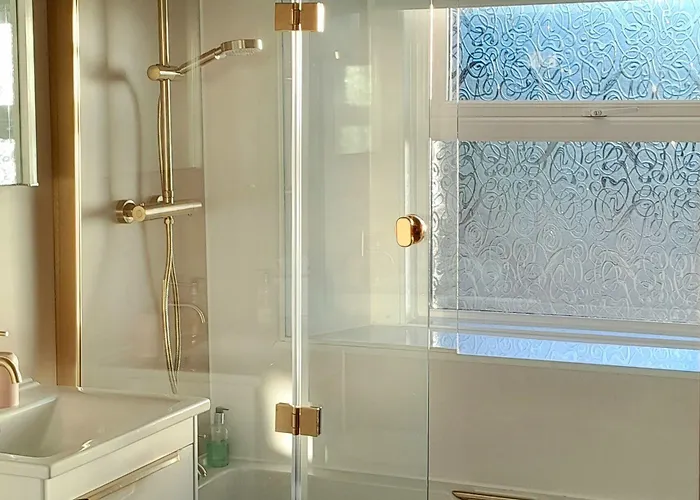 Guest house The White House