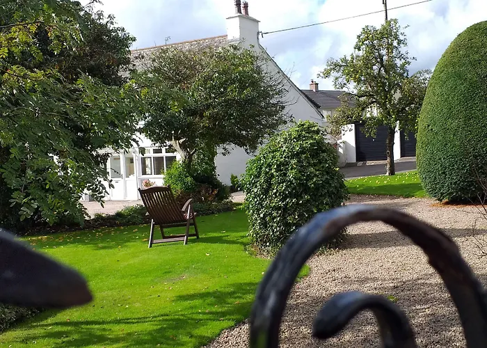 Guest house The White House 4*